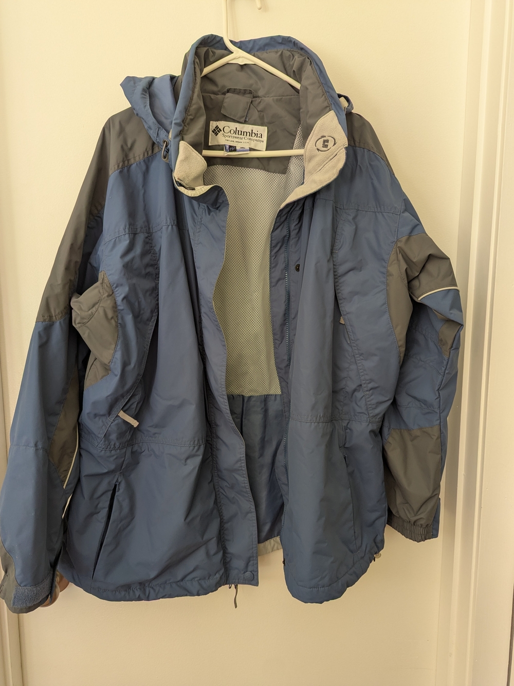 Columbia Men's Blue and Gray Raincoat with Hood